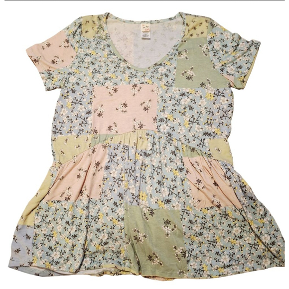 Fifth Ray Short Sleeve Tee L Blue Pink Floral Patchwork boho Cottagecore - Picture 2 of 6